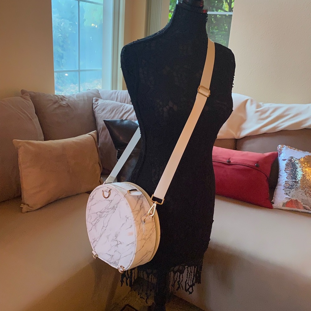 Faux leather, Beautiful marbled make up travel case